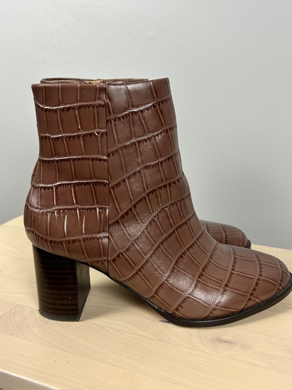MADEWELL Mira Side Seam Ankle Boot Croc Embossed Leather Brown Sz 6 - Picture 3 of 8
